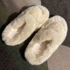 FashionNova Furry Comfortable Slides - Cream